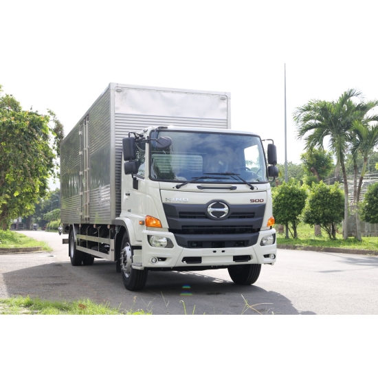Hino FG8JT8A-PGX thùng kín 7,7 tấn