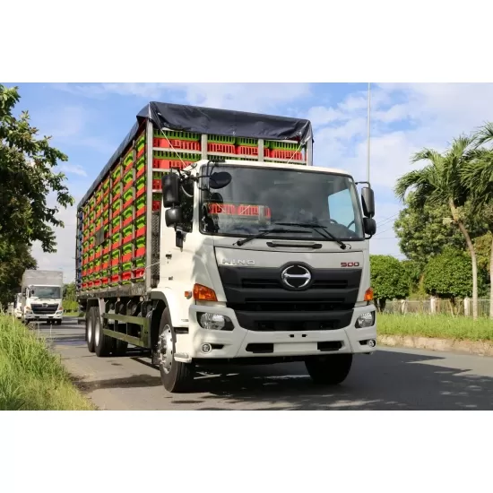 Hino FM8JW8A chở gia cầm 448 lồng
