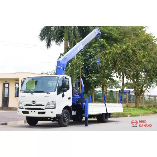 Hino XZU730 gắn cẩu 3 tấn 5 đoạn thùng dài 5m