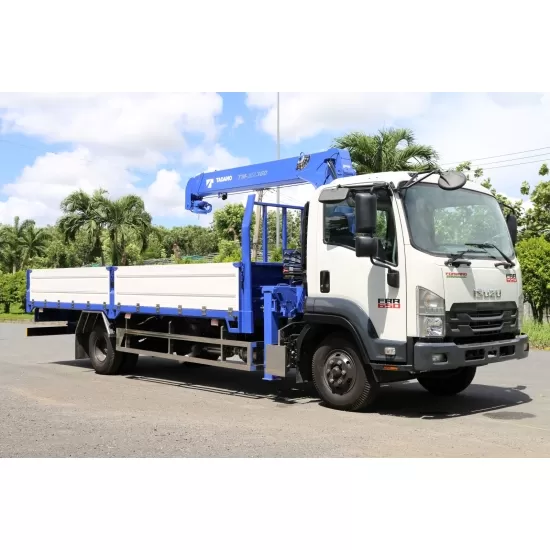 Xe tải Isuzu gắn cẩu Tadano 3 tấn 4 đoạn