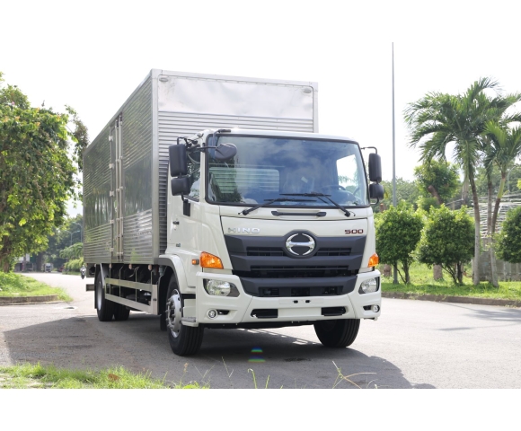 Hino FG8JT8A-PGX thùng kín 7,7 tấn