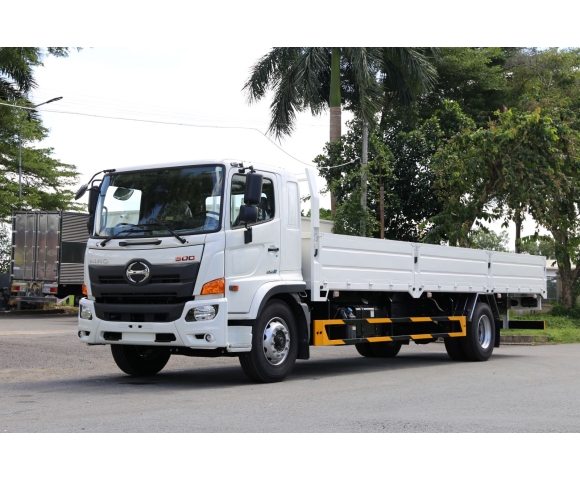 Hino FG8JT8A 8 tấn thùng lửng