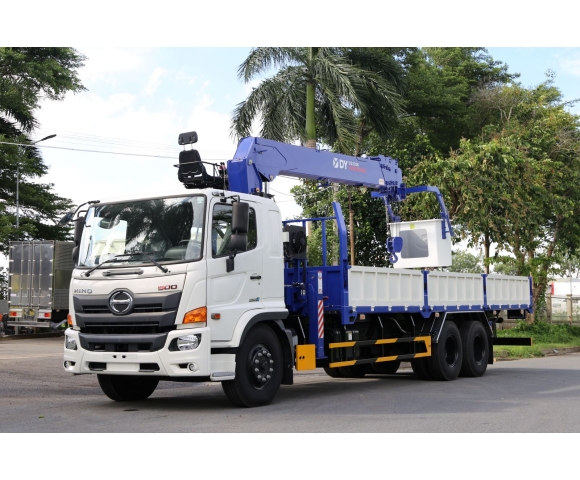 Hino FM8JW8A 15 tấn lắp cẩu Dongyang 8 tấn 6 đoạn
