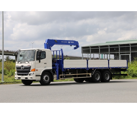 Hino FL8JT8A 15 tấn gắn cẩu 3 tấn 4 đoạn