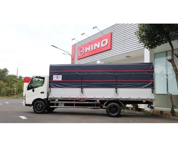 Hino XZU730 tải trọng 4,7 tấn