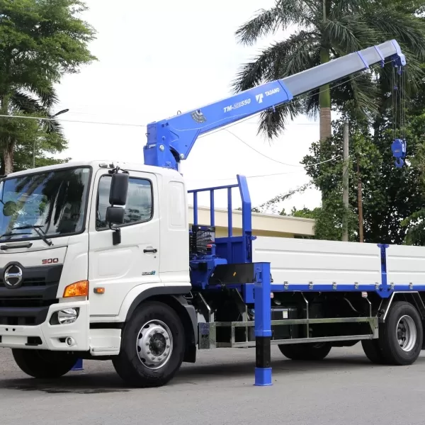 Xe tải Hino 8 tấn FG8JP8A lắp cẩu 5 tấn 4 đoạn