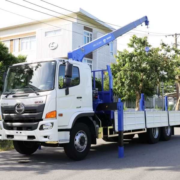 Hino FL8JT8A 15 tấn gắn cẩu 3 tấn 4 đoạn