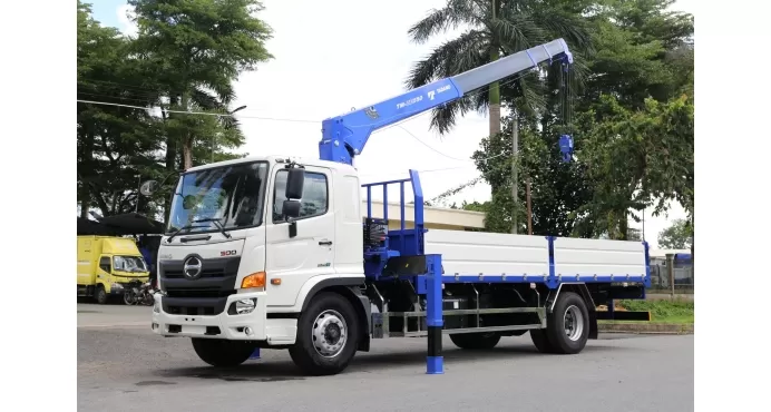 Xe tải Hino 8 tấn FG8JP8A lắp cẩu 5 tấn 4 đoạn