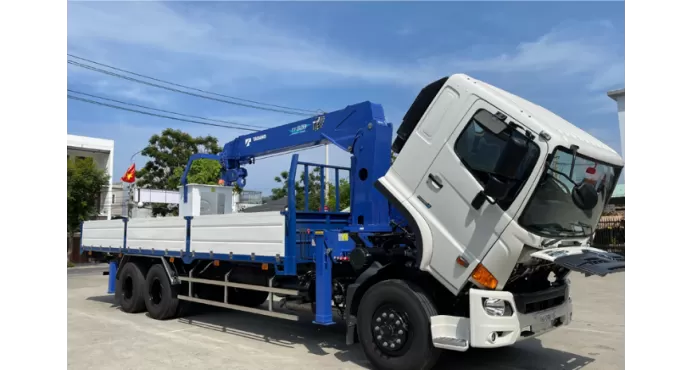 XE TẢI HINO FM8JW7A GẮN CẨU TADANO ZT825H