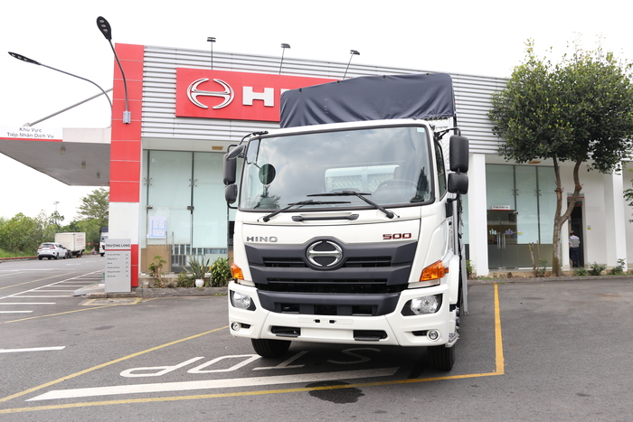 Động Cơ Mạnh Mẽ và Tiết Kiệm Nhiên Liệu