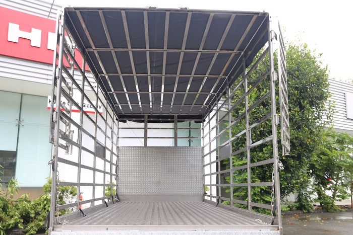 Ưu điểm khi sử dụng Xe Hino XZU730 chở gia cầm