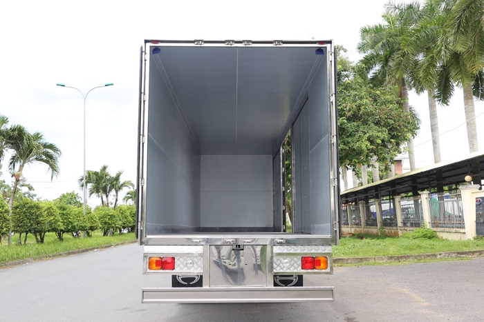 Thiết kế thùng kín Inox dài 10m: Không gian tối ưu cho mọi loại hàng hóa