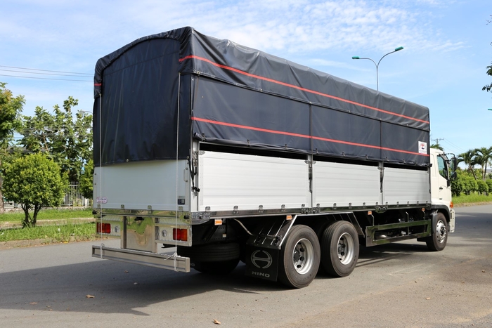 Hino FL8JT8A Tải Trọng 15 Tấn: Lựa Chọn Thông Minh Cho Doanh Nghiệp