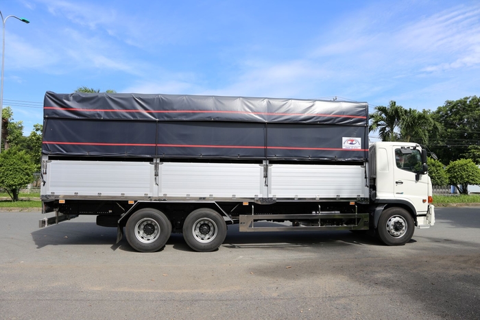 Thiết Kế Thùng Mui Bạt 07 Bửng Nhôm: Linh Hoạt Và Tiện Lợi