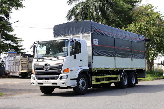 Hino FL8JT8A Tải Trọng 15 Tấn: Sức Mạnh Vượt Trội Cho Mọi Hành Trình