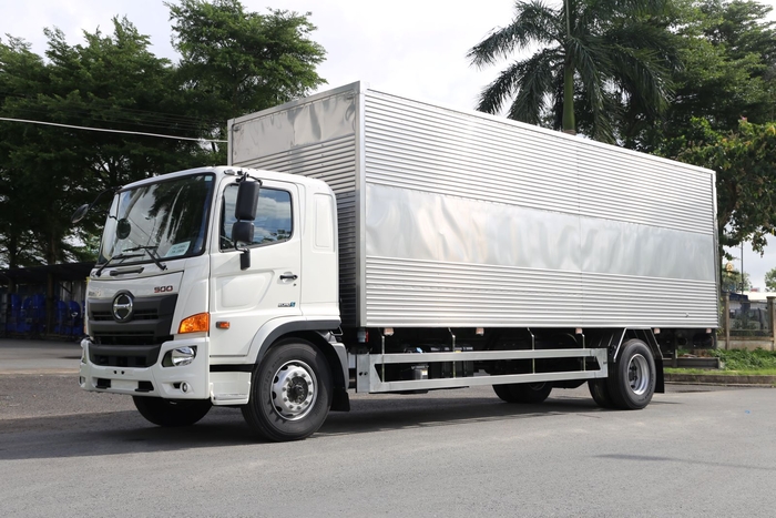 Hino FG8JT8A-PGX thùng kín 7,7 tấn