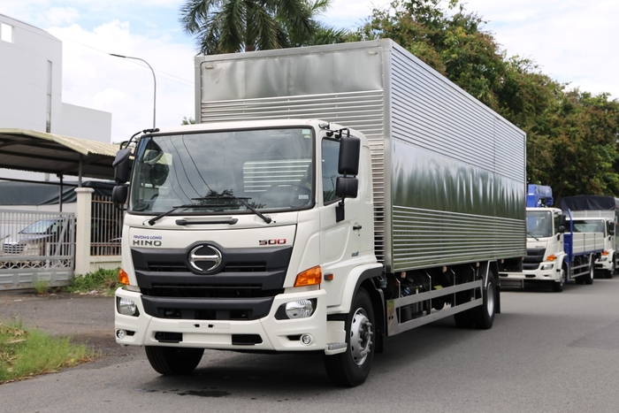 Hino FG8JT8A-PGX thùng dài 10m 2 cửa hông
