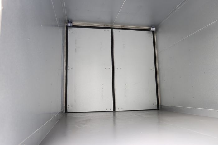 Ứng dụng thực tế của Hino XZU720 thùng kín 3,5 tấn