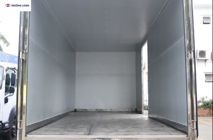 Ứng dụng thực tế của Hino XZU72 thùng composite