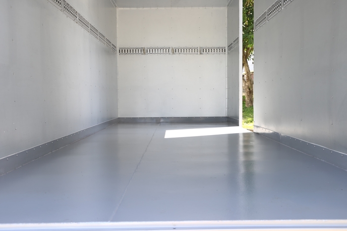 Thiết kế thùng kín tiện dụng và an toàn