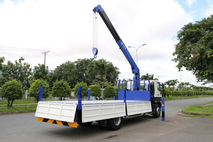Thông số kỹ thuật nổi bật của Xe tải Hino 8 tấn FG8JP8A lắp cẩu 5 tấn 4 đoạn