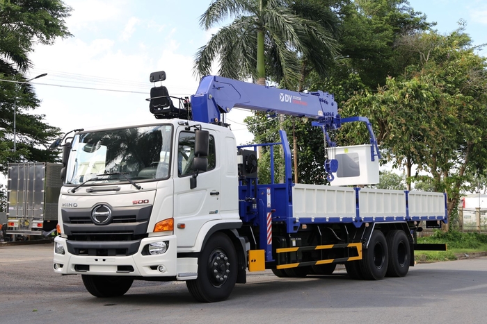 Hino FM8JW8A 15 tấn Lắp Cẩu Dongyang 8 tấn 6 Đoạn