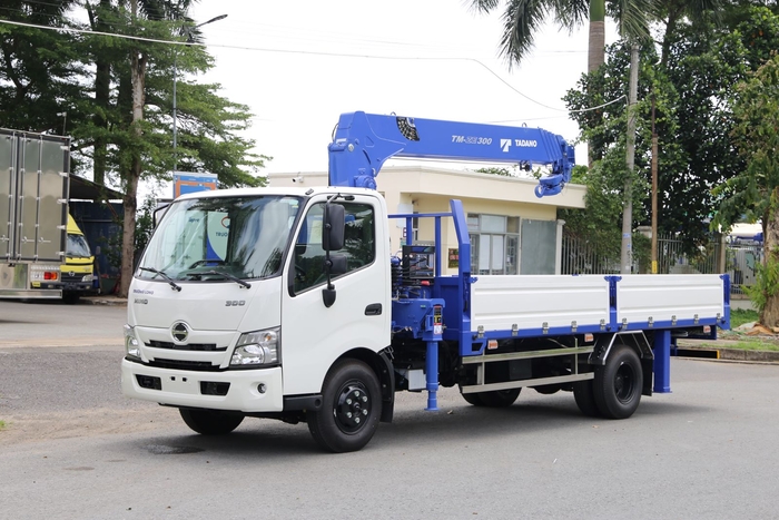 Hino XZU730 gắn cẩu Tadano ZE365MH