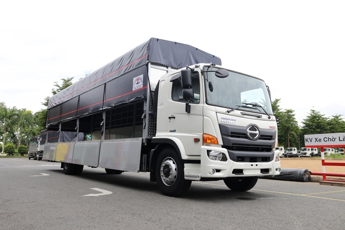 Phiên bản thùng mui bạt 09 bửng nhôm dài 9,2 mét