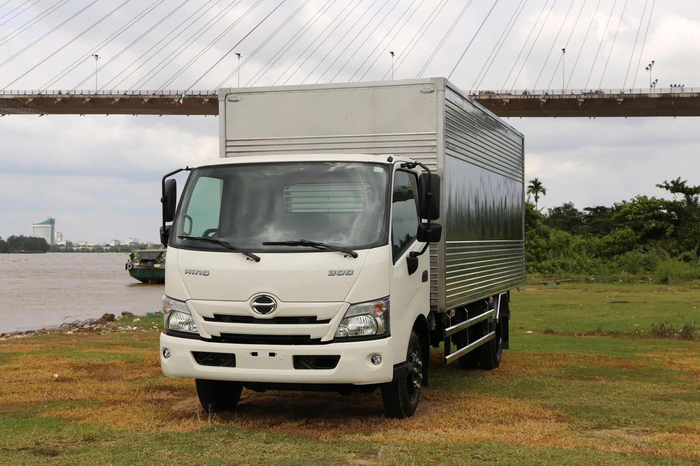 Bán xe HINO giá tốt, hỗ trợ thủ tục