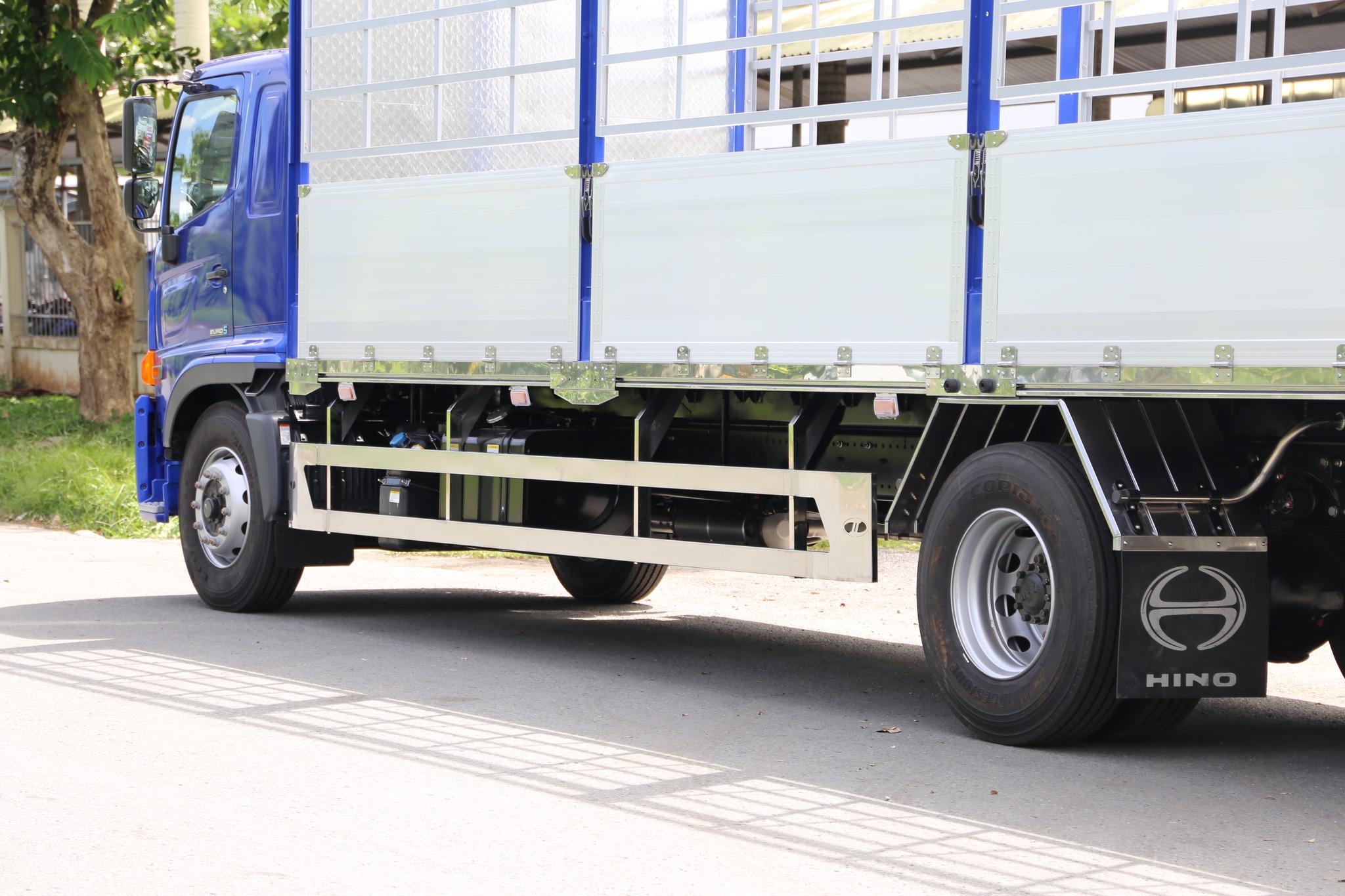 Mua xe bán tải miền Trung giá tốt