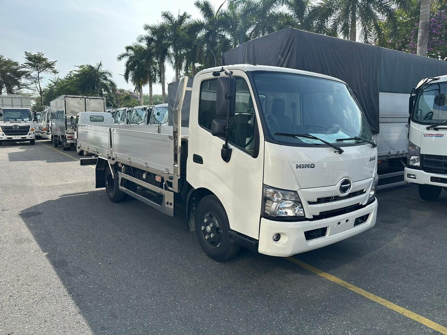 Xe bán tải giá rẻ chạy dịch vụ