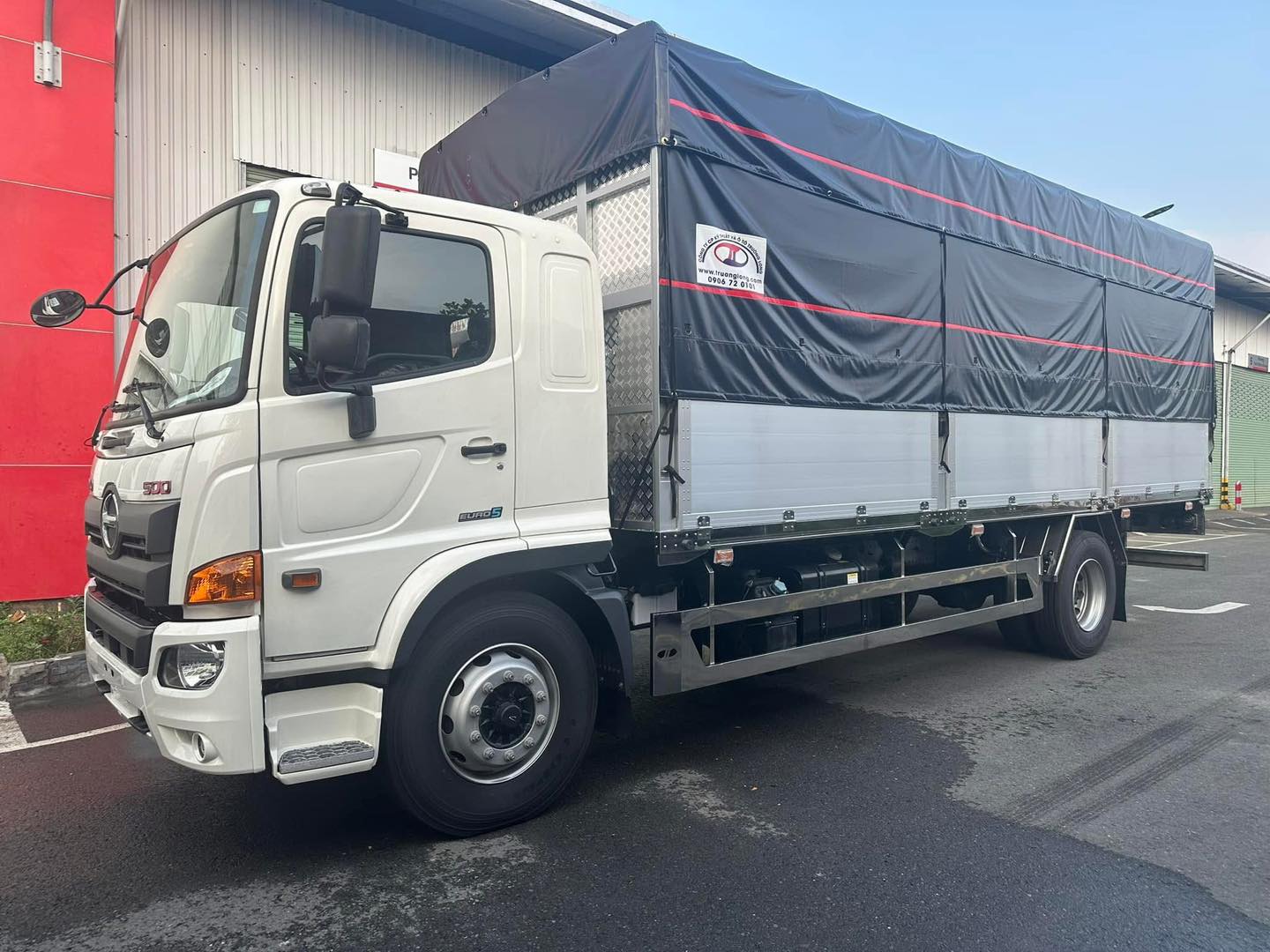 Xe bán tải giá rẻ phù hợp chở hàng