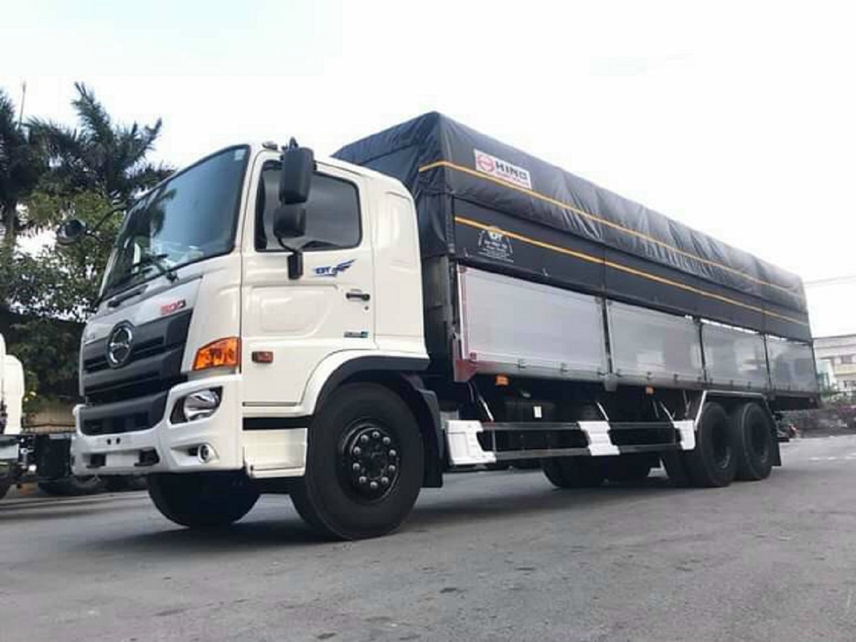 Xe bán tải chở hàng cho kinh doanh